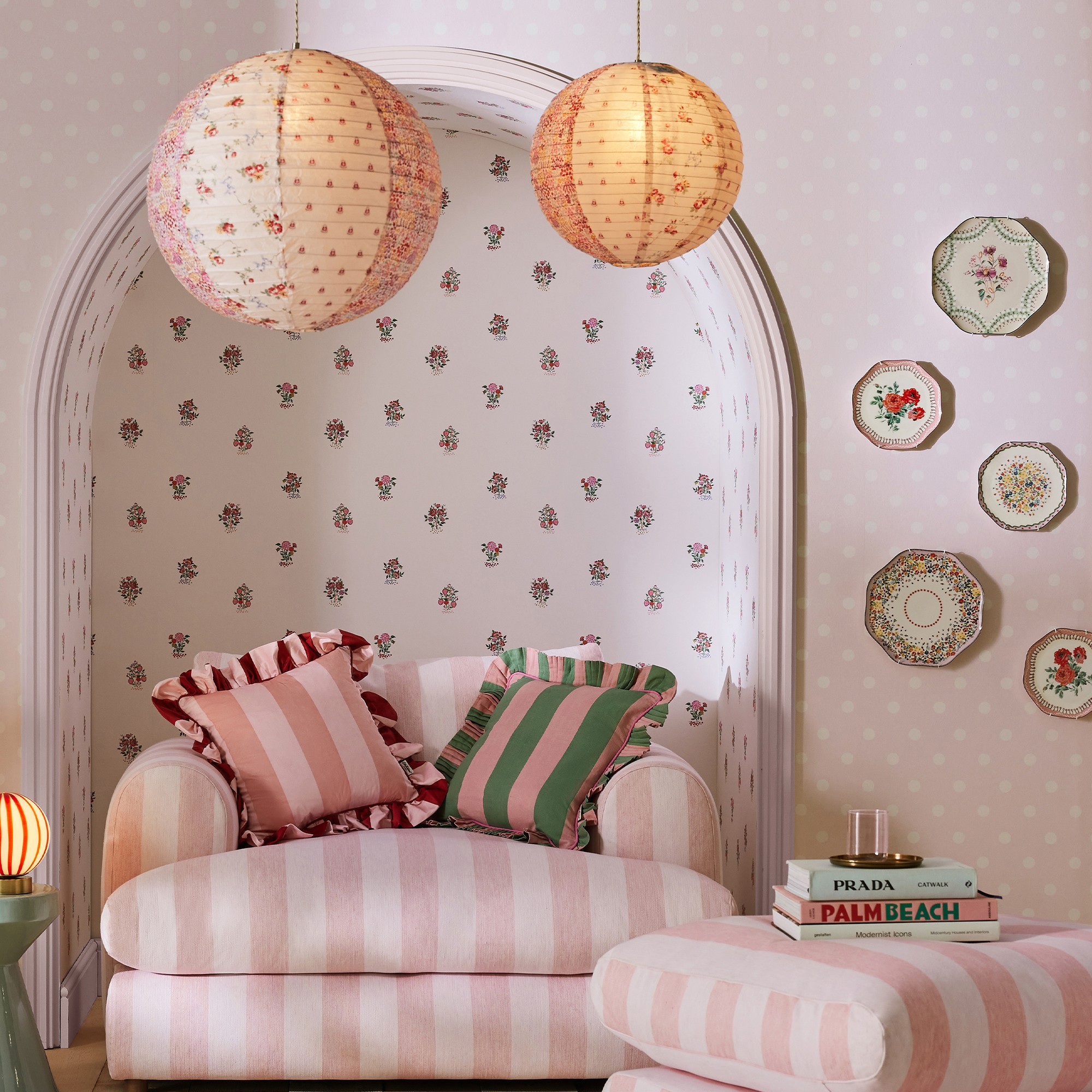 Kingdom Posey Wallpaper 125530 By Cath Kidston In Rose Pink